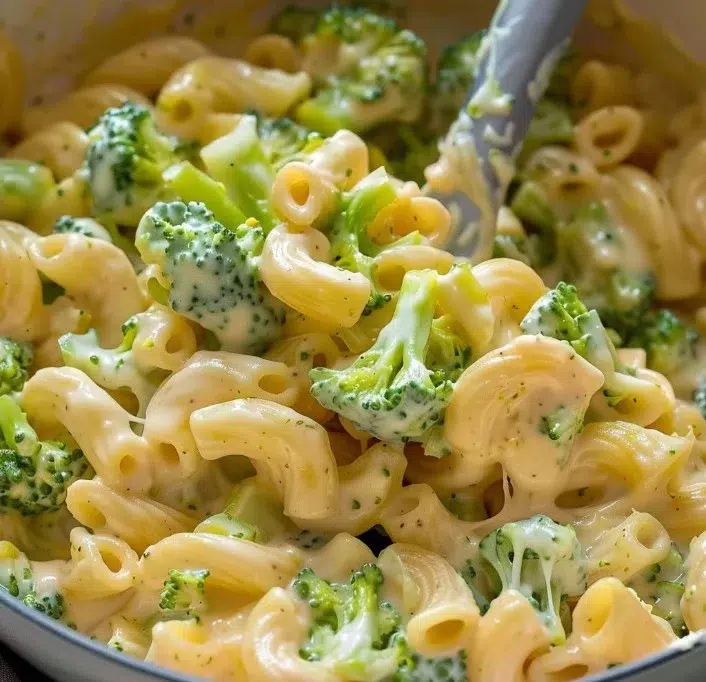 One Pot Healthy Broccoli Mac and Cheese 6 One Pot Healthy Broccoli Mac and Cheese